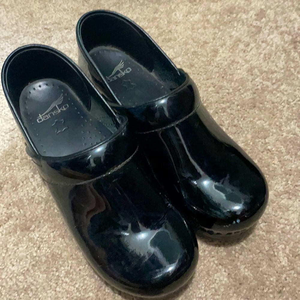 Dansko 38 Nursing Shoes